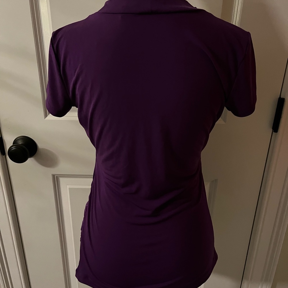 Women’s size small short sleeve blouse. - Picture 2 of 6